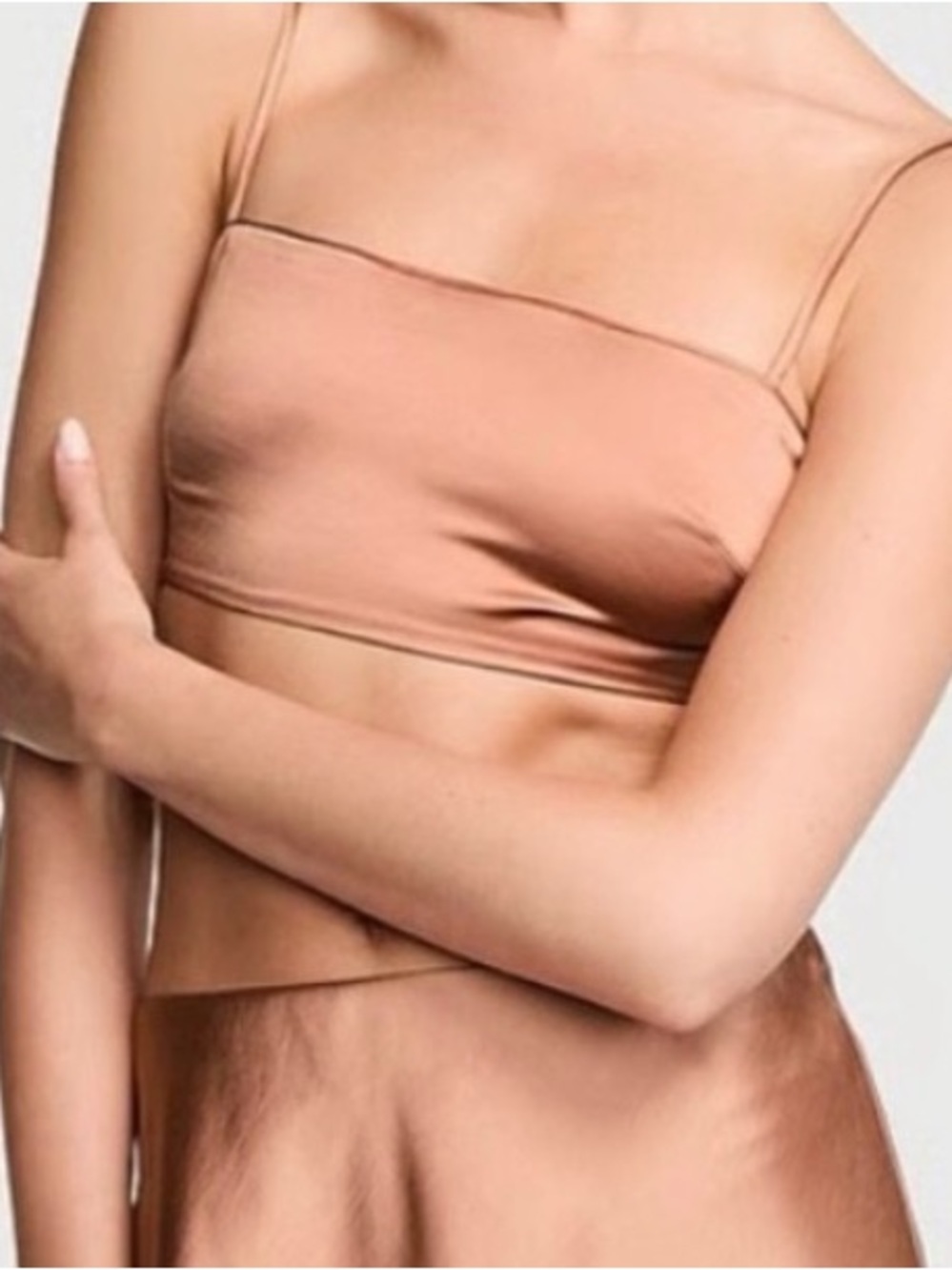 VICTORIA'S SECRET
Luxe Satin Crop Bandeau Top sz-XS